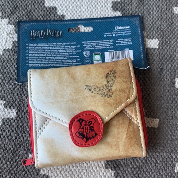 Harry Potter Wallet - Picture 2 of 2